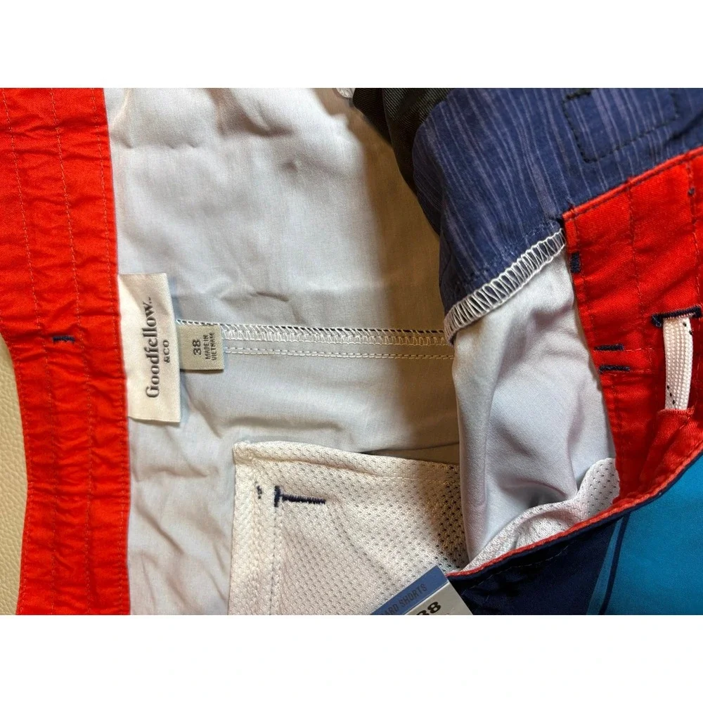 Men's 38 waist Blue Striped Board Shorts NWT